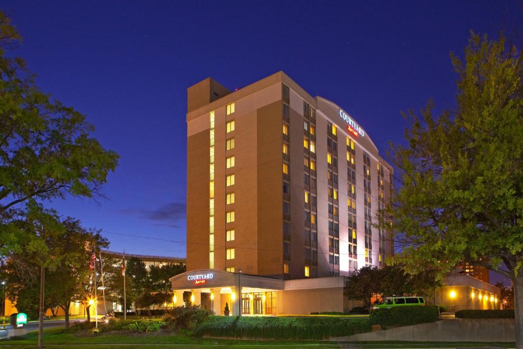 Courtyard Alexendria Pentagon Washington Holiday Package image 6