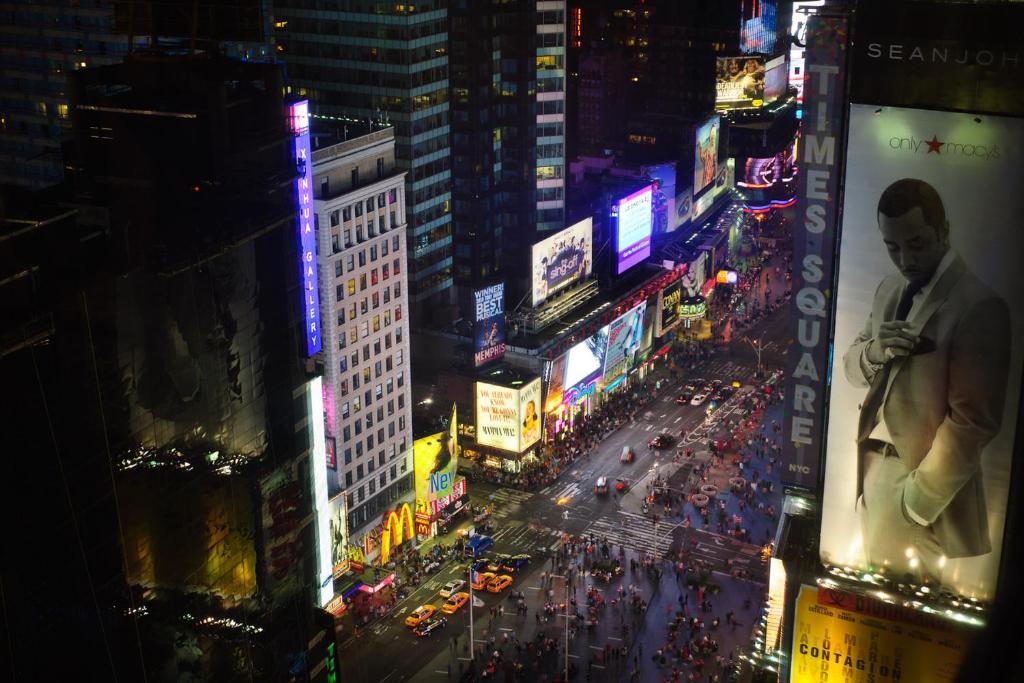 Times Square Manhattan New York Holiday Package image 6