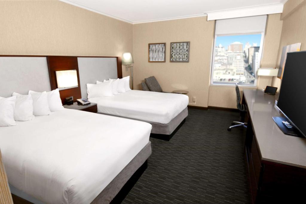 Hilton San Francisco Union Square Holiday Tour image 3