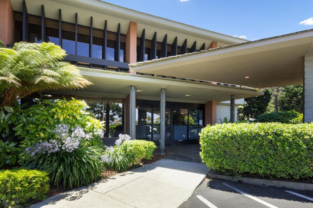 Red Lion California Holiday Package image 1