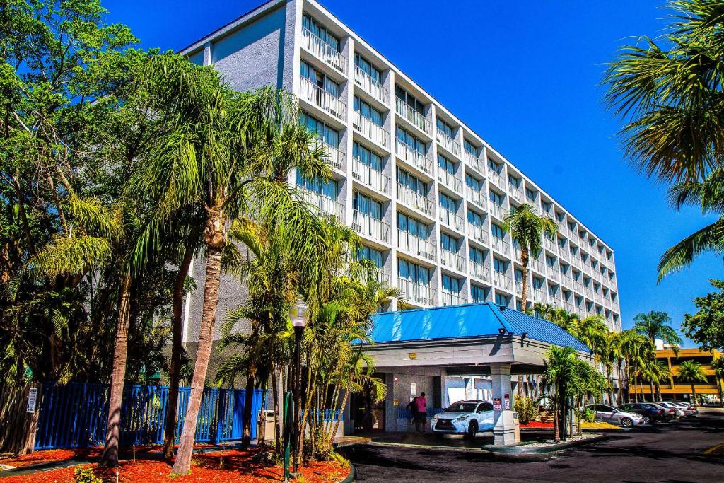 North Miami Beach Gardens Holiday Tour image 6
