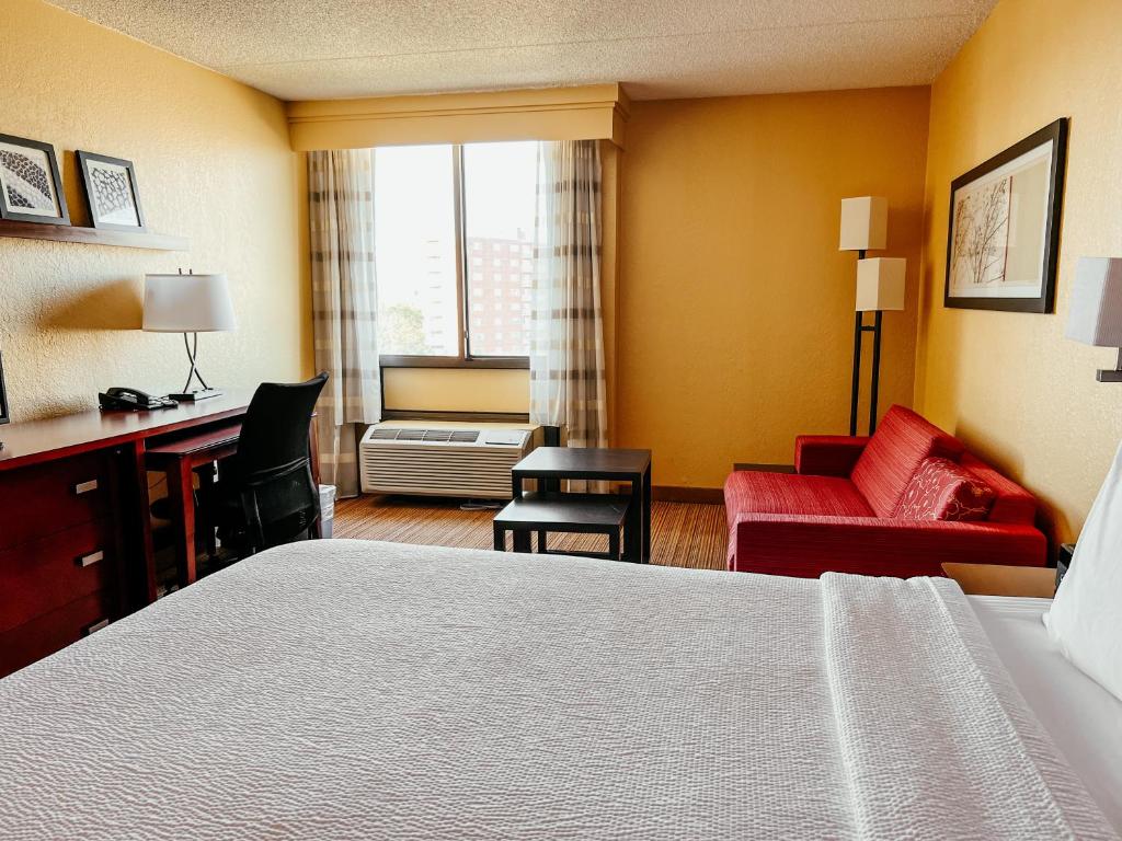 Courtyard Alexendria Pentagon Washington Holiday Package image 4