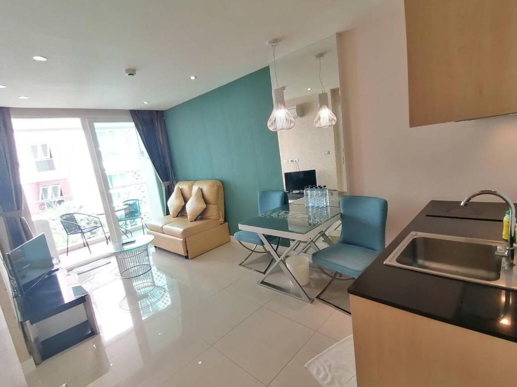 Grande Caribbean Condotel Pattaya Holiday Package image 6