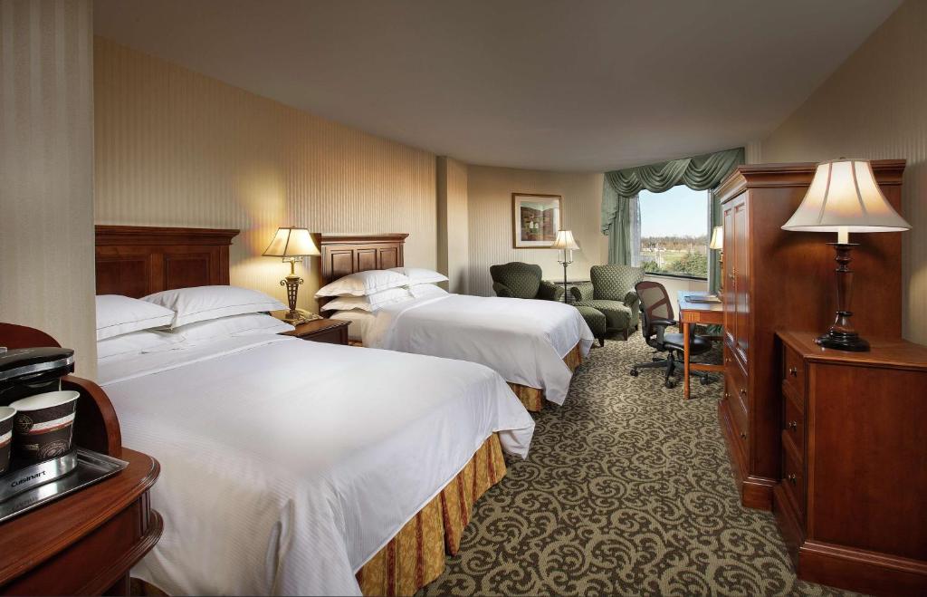 Doubletree by Hilton Lisle Naperville Chicago Holiday Tour image 3