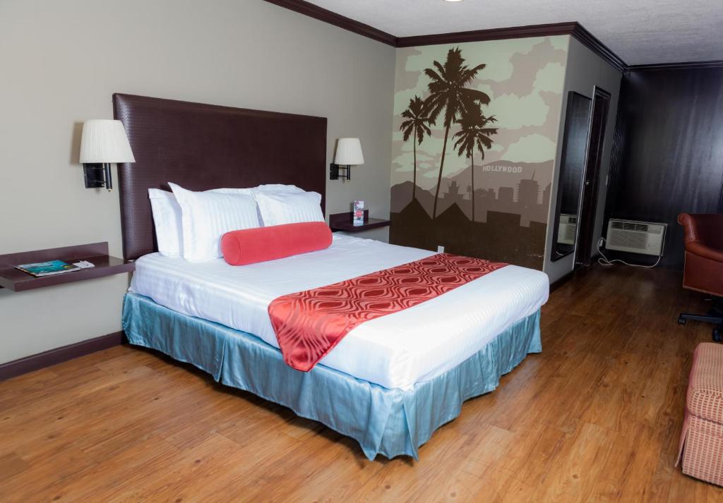 The Dixi Hollywood Los Angeles Holiday Package image 4