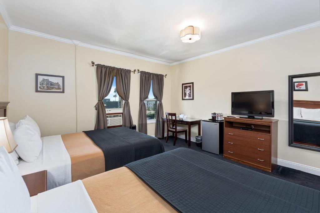 Hollywood Historic Los Angeles Holiday Package image 3