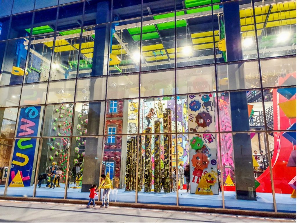Entertainment and family services