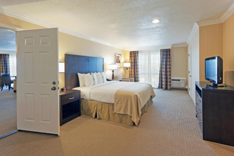 Holiday Inn Hotel &  Suites San Mateo San Francisco SFO