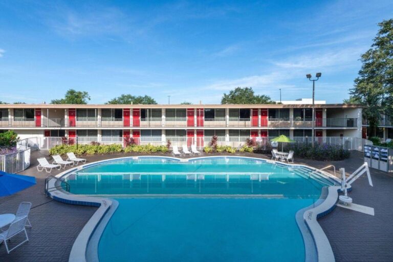 Ramada by Wyndham Kissimmee Gateway