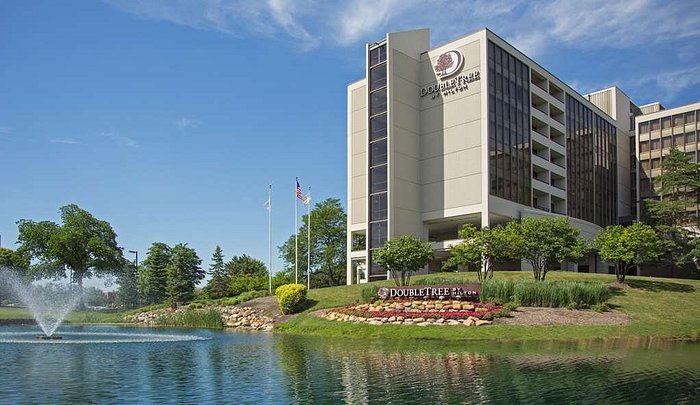 Doubletree by Hilton Lisle Naperville Chicago Holiday Tour